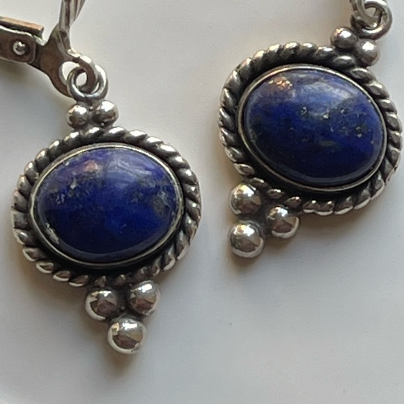 Vintage Q T sterling/Lapis earrings - Picture 2 of 3